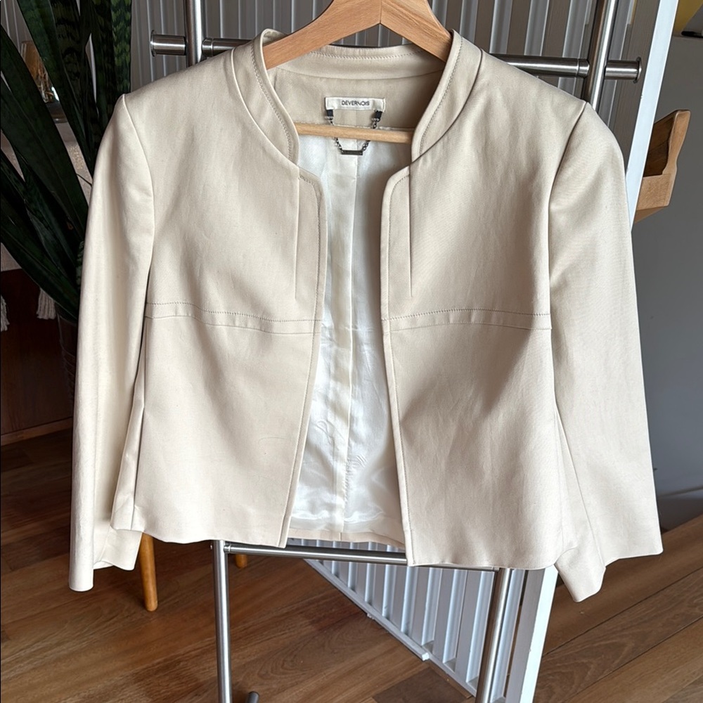 Chic Crop Cream Women's Blazer